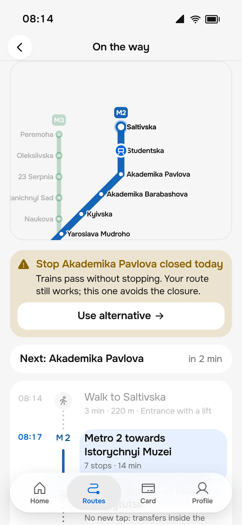 Route service change alert with an alternative route